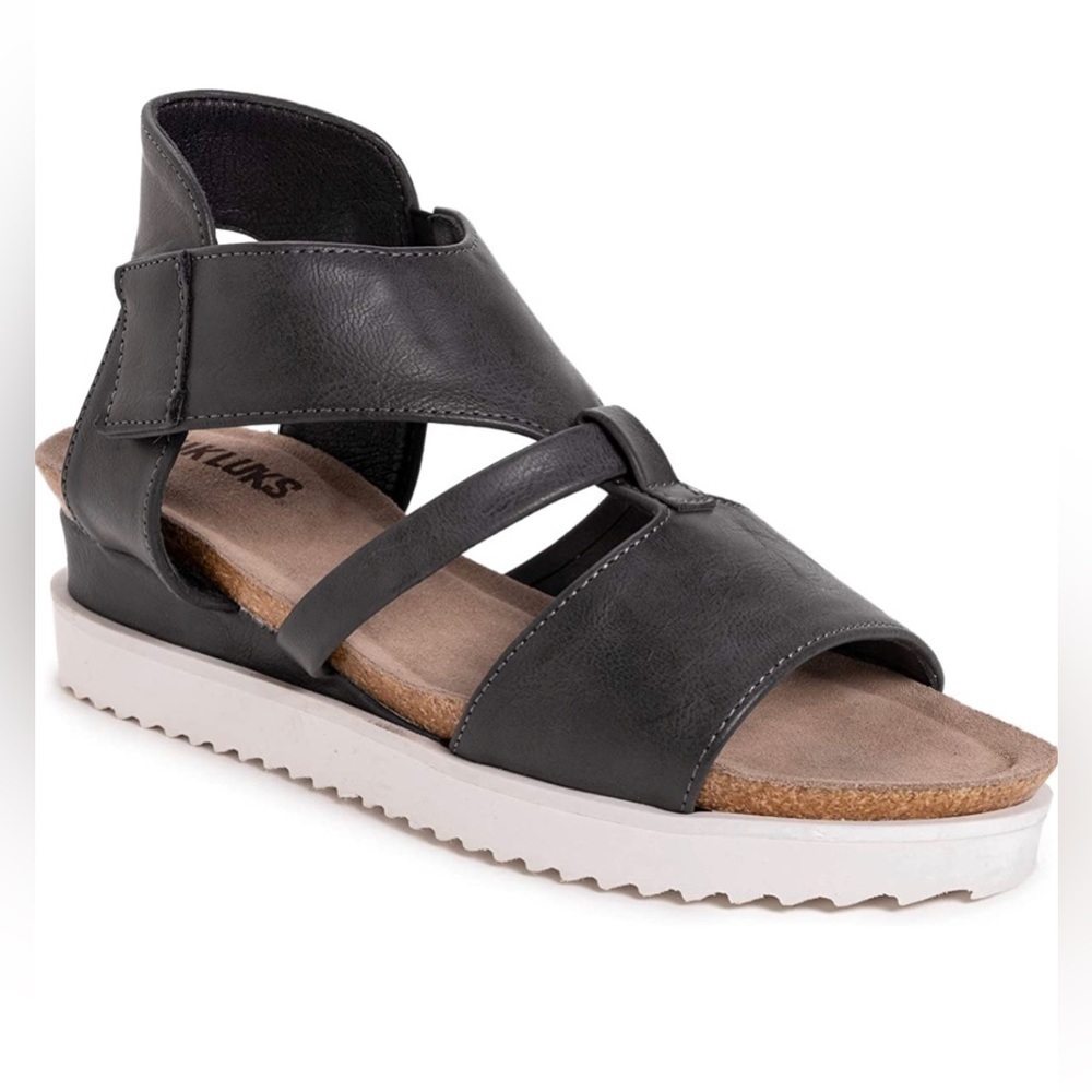 MUK LUKS | Pitch Soprano Flatforms Gray Sandals, NWOT